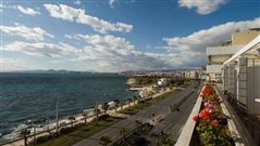 500 μέτρα, 20 εστίες μόλυνσης covid-19: Η εικόνα-ντροπή στο Παλαιό Φάληρο που δεν χωνεύεται (Pics)