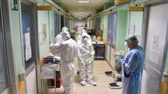 «Έχει ημερομηνία λήξης»: Πότε τελειώνει οριστικά ο κορωνοϊός στην Ελλάδα (vid)