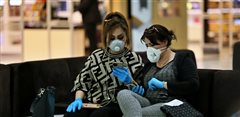 Υποχρεωτική η χρήση της μάσκας σε κλειστούς χώρους, καταστήματα και μέσα μεταφοράς