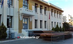 Καλαμαριά - Ετοιμάζεται η Χριστουγεννιάτικη πλατεία (βιντεο)