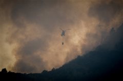 Διπλό μέτωπο φωτιάς στην Ηλεία -Σε επιφυλακή για εκκένωση οικισμών